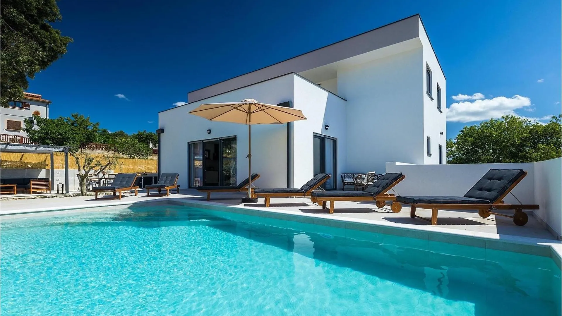 Amazing Home In Pula With 4 Bedrooms