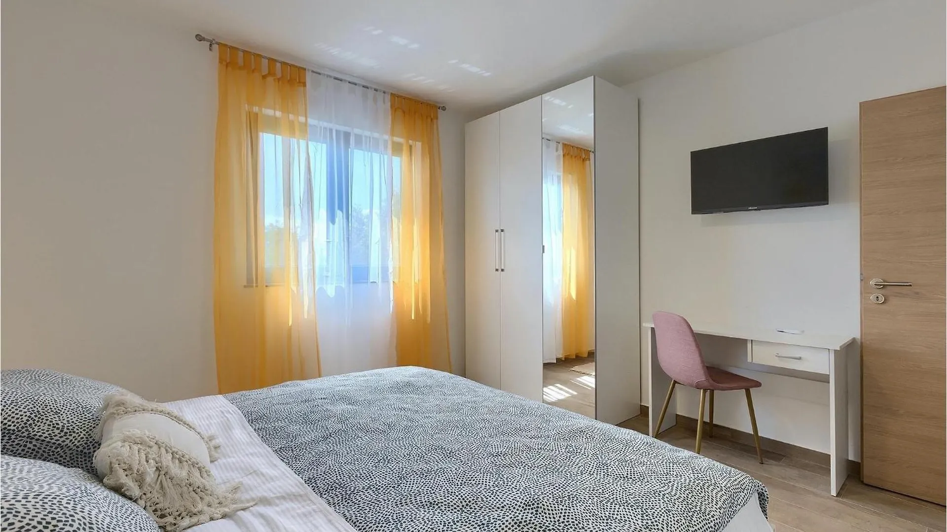 Σπίτι διακοπών Amazing Home In Pula With 4 Bedrooms Κροατία