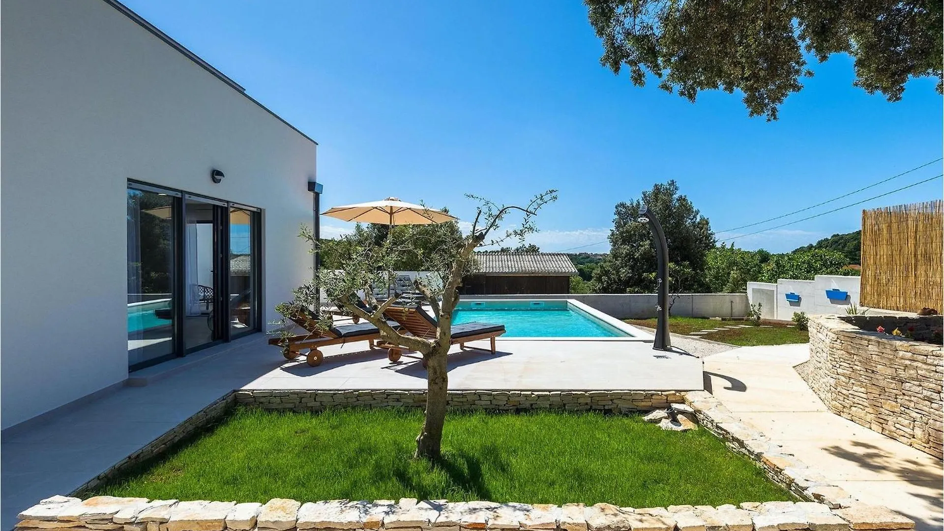 Amazing Home In Pula With 4 Bedrooms