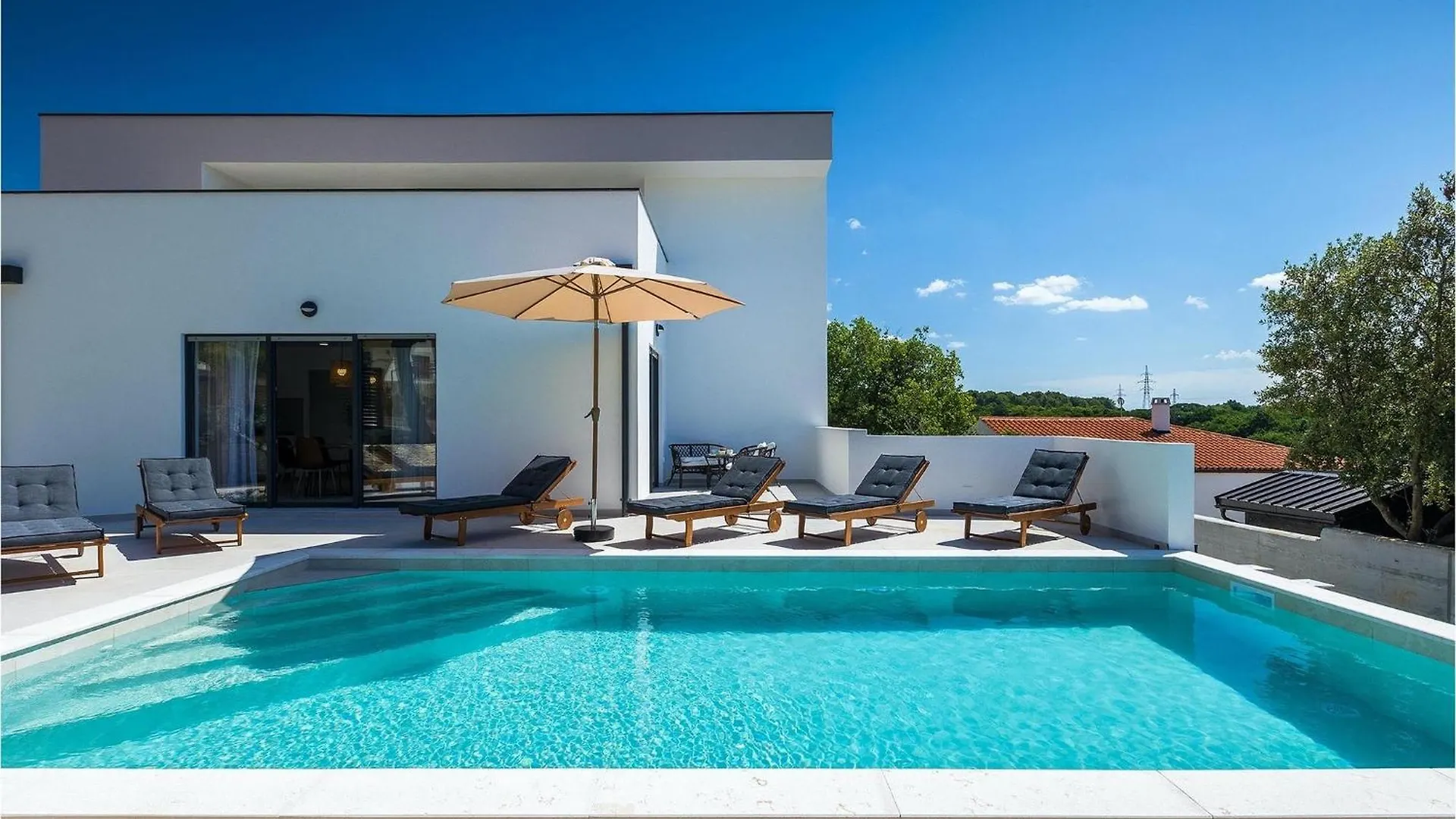 Amazing Home In Pula With 4 Bedrooms